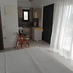 Epavli Xenia Pefkochori-paliouri 30m Apartment