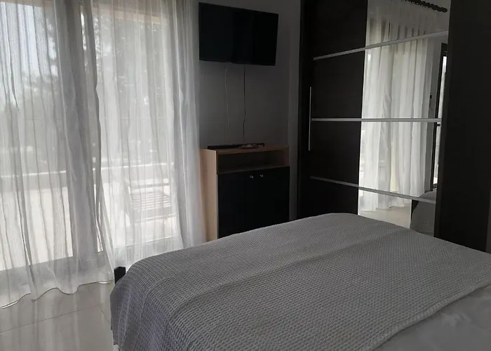 Epavli Xenia Pefkochori-paliouri 30m *